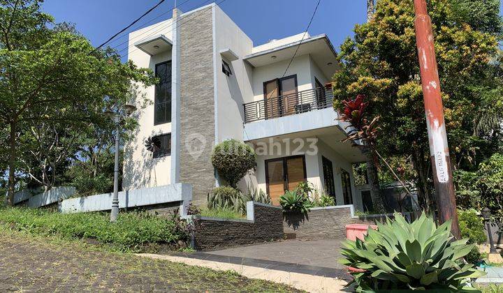 Rumah Mewah Full Furnished di Awiligar, Bandung Utara, Dekat Hotel Clove Garden, Komplek 1