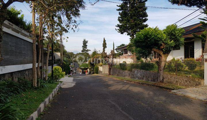 RUMAH BARU LUX MODERN TROPIS DISETRASARI BANDUNG DEKAT TOL PASTEUR. 2