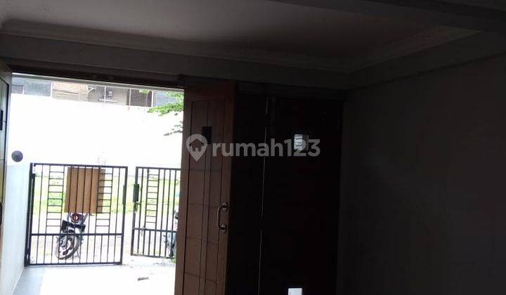 RUMAH MINIMALIS KAMAR ADA 8 LOKASI DEKAT KE BUSWAY 2