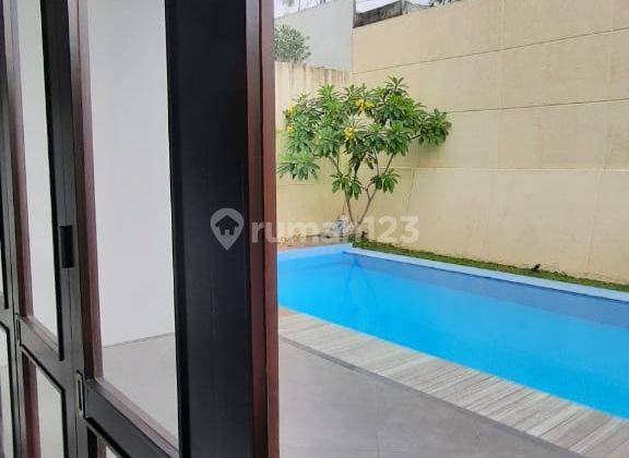 Rumah Siap Huni dalam Townhouse dengan Swimming Pool di Lebak Bulus 2