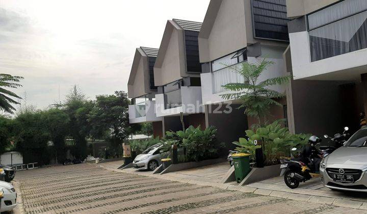 Rumah Baru Dalam Townhouse Mewah Dekat Taman Mini Dan Pintu Toll 1