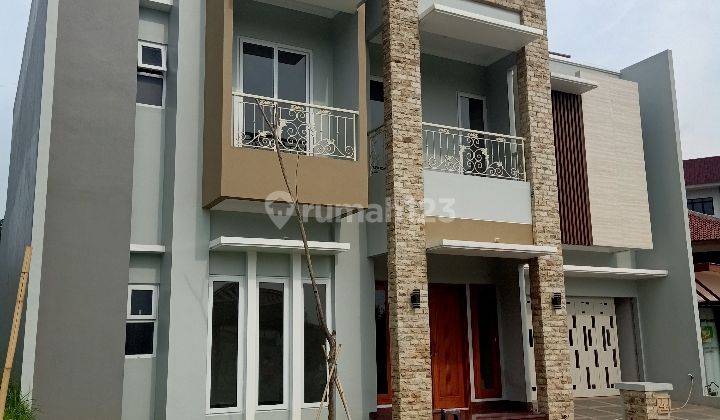 rumah mewah 2 lantai 10 menit ke menteng 1