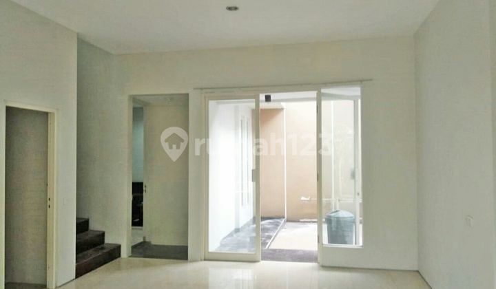 Rent 2 Story Minimalist House Nice Cheap Ready to Live Citraland Surabaya