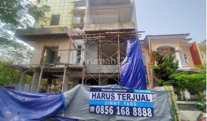 Rumah 3 Lantai di Kapuk Muara, Jakarta Utara 1