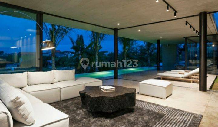 Luxury Villa in canggu with beautiful rice field view 2