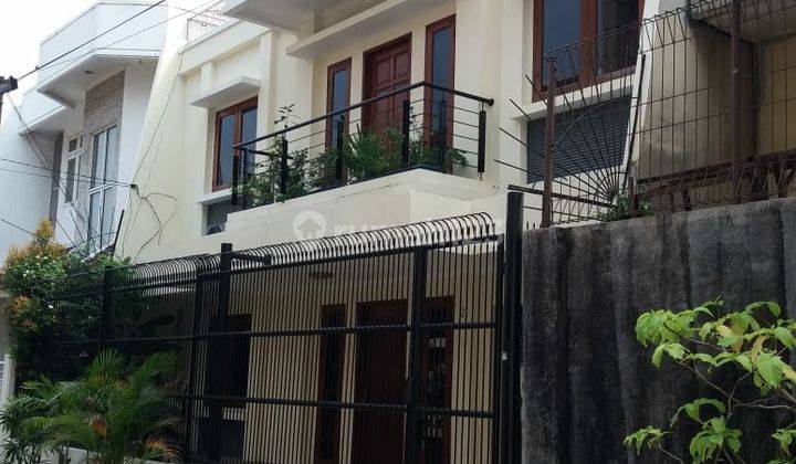 Rumah Bagus 2 Lantai Di Roxy, Jakarta Pusat 1