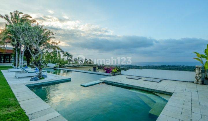 Beautiful Villa with amazing View,Just 5 minutes away from the Beach and 15 Minutes from Famous GWK in Labuan Sait Pecatu Jimbaran,Kuta selatan,Badung Bali 2