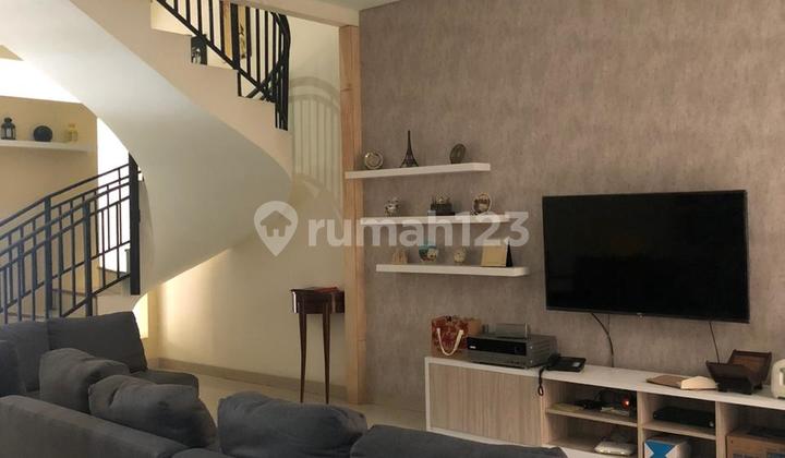 Jalan Pinang Kuningan, Pondok Indah, Jakarta Selatan