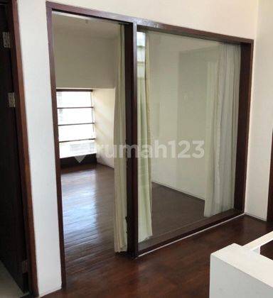 Rumah 3 Lantai I Bagus Unfurnished Sertifikat Hak Milik Jl Kemang Raya, Jakarta Selatan 2