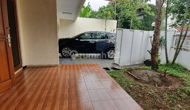 Rumah Lama Siap Huni Lokasi Premium di Kemang 2