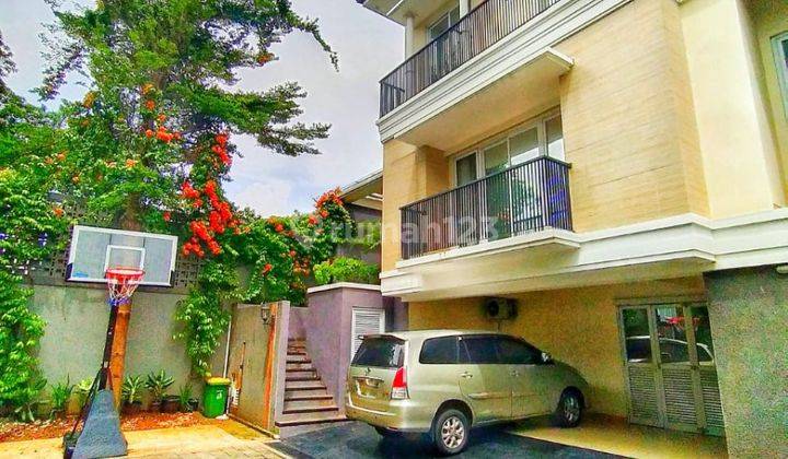 LUXURIOUS TOWNHOUSE at PEJATEN T/B. 149/253, ONE GATE, S. POOL 2