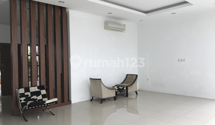 Asri and Nice House in Menteng, Central Jakarta Asri and Nice House in Menteng, Central Jakarta