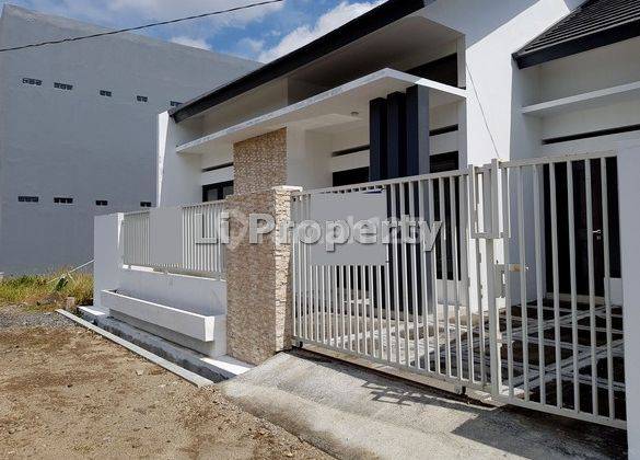 DIJUAL rumah Woltermonginsidi, dekat Kampus STIKOM &amp; Poltekkes, Semarang 1