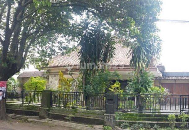 Rumah Etnik Tengah Kota Jl. Tri Margo 1