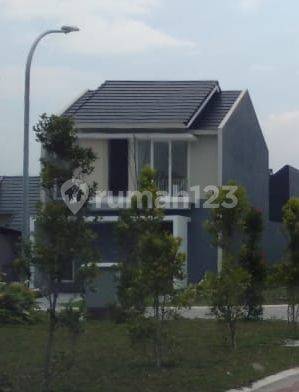 Rumah 2 lantai North West Park type Vincenza 1