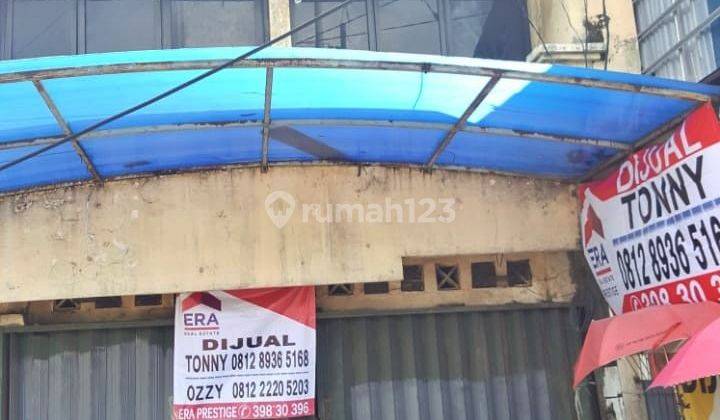 Ruko dan Rumah di Belakangnya, Pinggir Jalan Raya 1