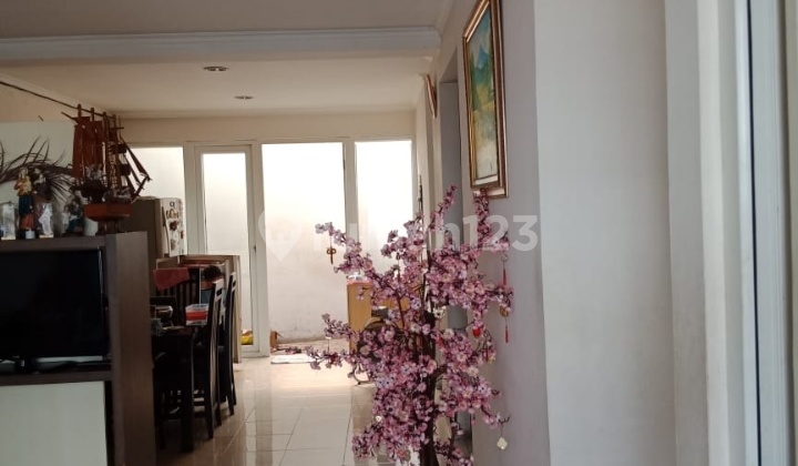 Rumah di Green Court Siap Huni