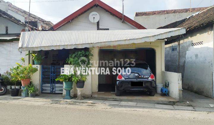 Rumah Strategis Siap Huni Pasar Kliwon Solo 1