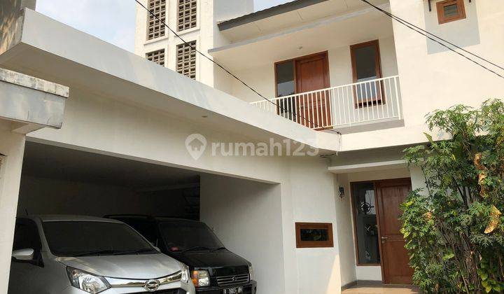 Rumah townhouse 750 m dr Cinere mall dg lingkungan nyaman 1