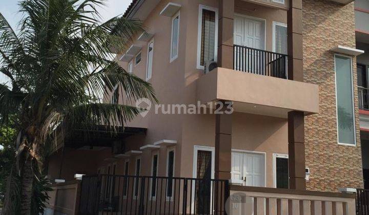 Rumah cantik metland Puri UK 10x15 hoek shm dekat sekolah first step 2 lantai 1