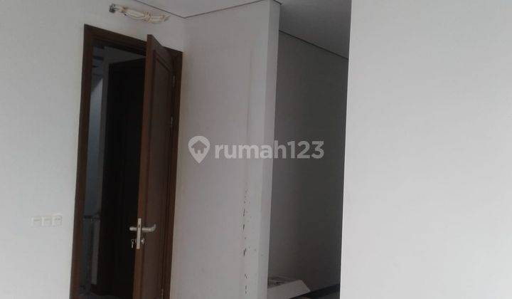 Rumah baru Permata buana  UK 8x18 3 lantai shm Jakarta barat 2