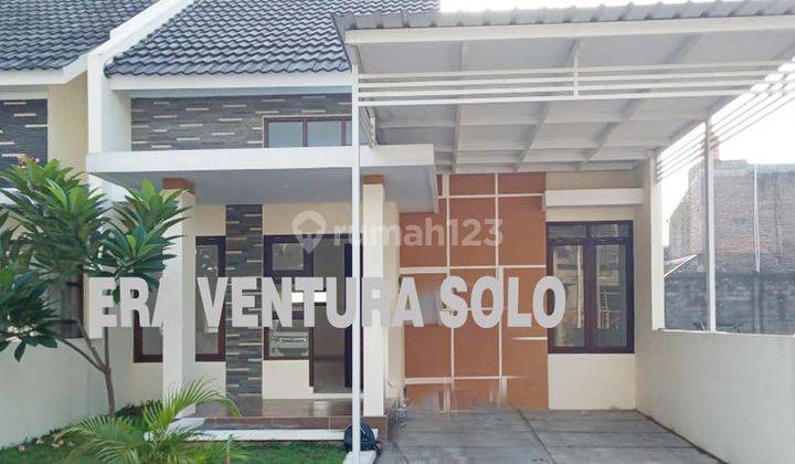 Rumah minimalis di Gentan Mayang siap pakai 1