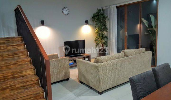 Disewakan Rumah Dalam Townhouse Full Furnished 2