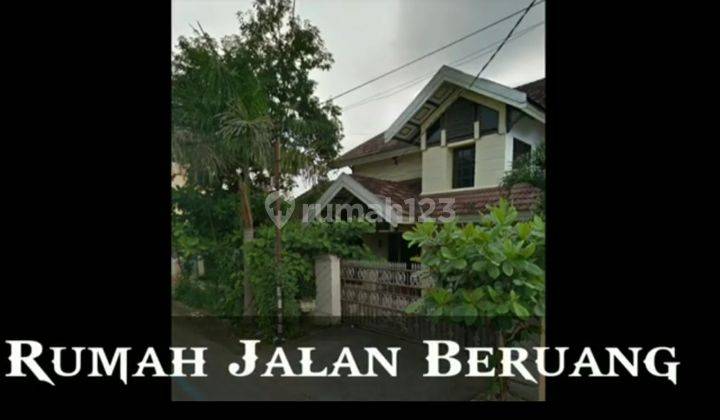 Rmh  di Jalan Beruang Makassar Sulawesi Selatan 6Kmr Tdr 5 Kmr Mnd Rumah 2 lt, ukuran lebar Dpn 16 lebar belakang 17,besar belakang, panjang 15 1