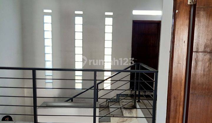 Rumah baru,  cantik minimalis lok 30mtr ke mainroad Kopo 1