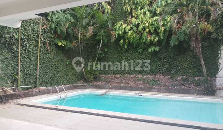 Rumah di Sekolah Duta Iv, Harga Sangat Menarik!!