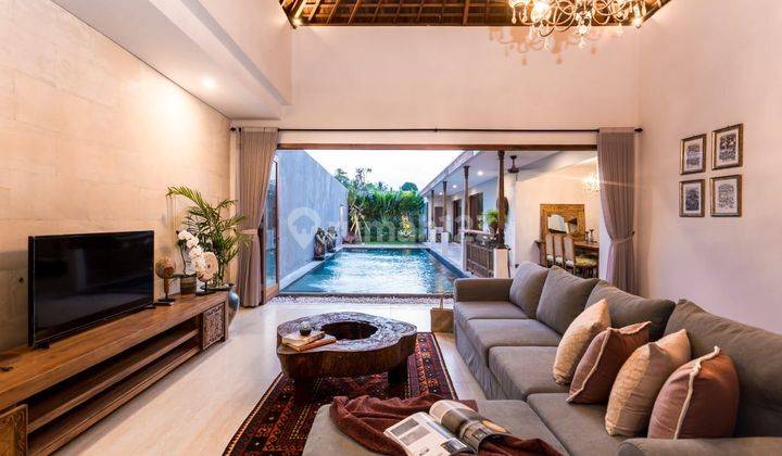 LUXURY VILLA LUXURY FULL FURNISH SHM Central Ubud near hotel fouseason Villa environment 1