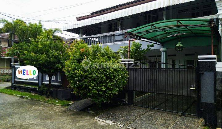 Rumah Hoek 2 lantai Luas di Jatiwaringin Asri, Bekasi 1