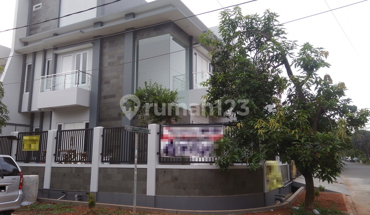 Rumah 2.5 lantai Minimalist Hoek, Bangun Baru, Siap Huni, Harga Best Rumah 2.5 lantai Minimalist Hoek, Bangun Baru, Siap Huni, Harga Best