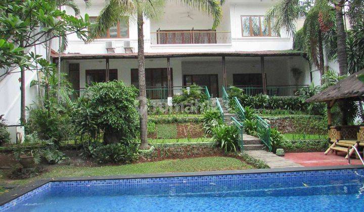 Luxury Spacious Compound House With Huge Backyard At Kemang Kmg213 1