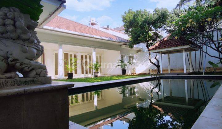 Rumah classic siap huni di kemang 1