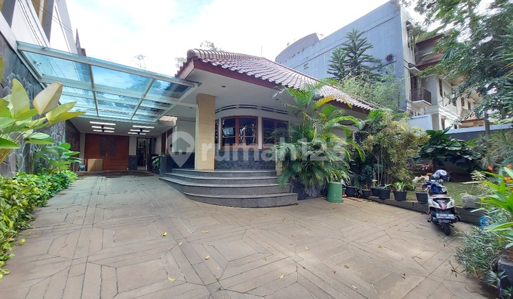 A Serene and Well-Maintained House in the Dago Wing of Central Koda, North Bandung A Serene and Well-Maintained House in the Dago Wing of Central Koda, North Bandung