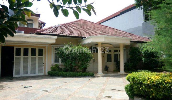 Rumah Lux bergaya eropa di menteng 1