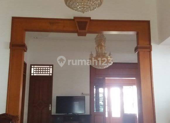 Rumah bagus di Jl. Moh yamin - menteng 2