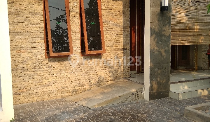 Rumah minimalis non cluster Lokasinya strategis dekat kampus ternama 1