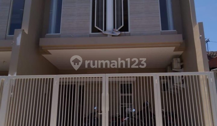 Dekat Sekolah Acitya , Tol , Rs Mitra Kel Pondok Tjandra Indah