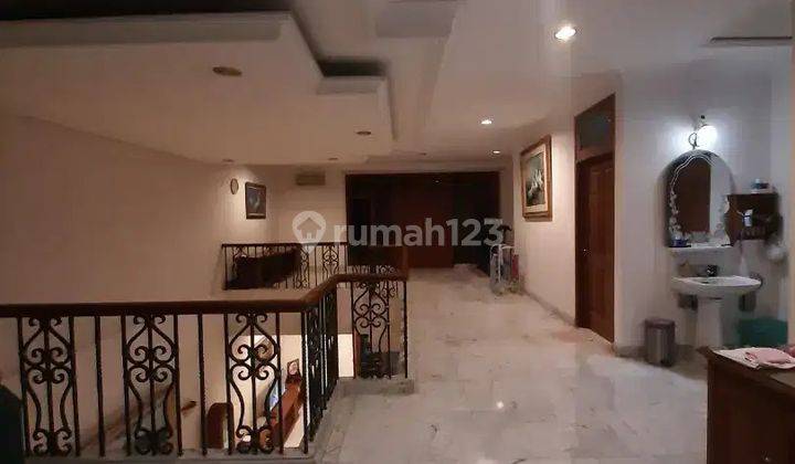 Rumah Di Komplek Apartemen Taman Kemang Jaya. 2