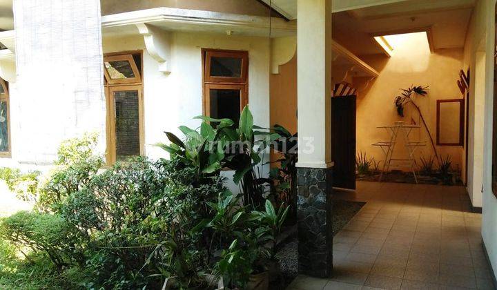 Rumah Cantik Strategis di Kawasan Elite Malang 2