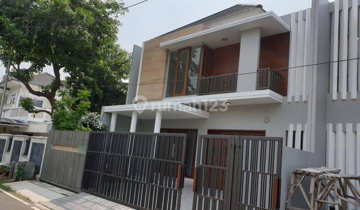 Rumah 2 lantai siap huni di cempaka putih Jakarta 1