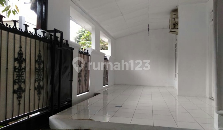 rumah tingkat luas besar