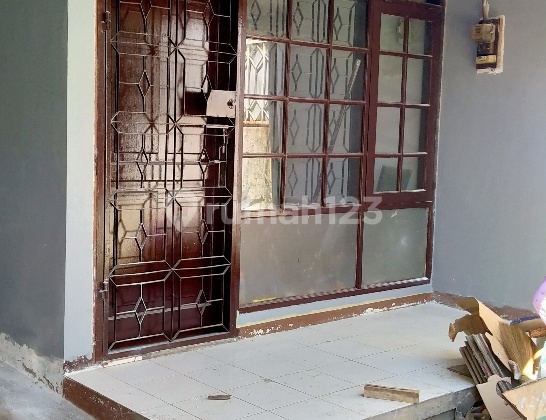 rumah bagus/ habis di renov
