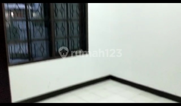 rumah bagus/ habis di renov 2