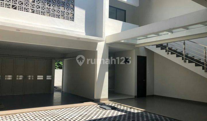 Rumah Lux di Jalan Lengkong Pusat Kota Bandung 1