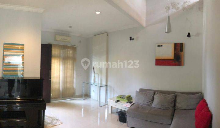 Rumah mewah full furnish dekat St LRT 1