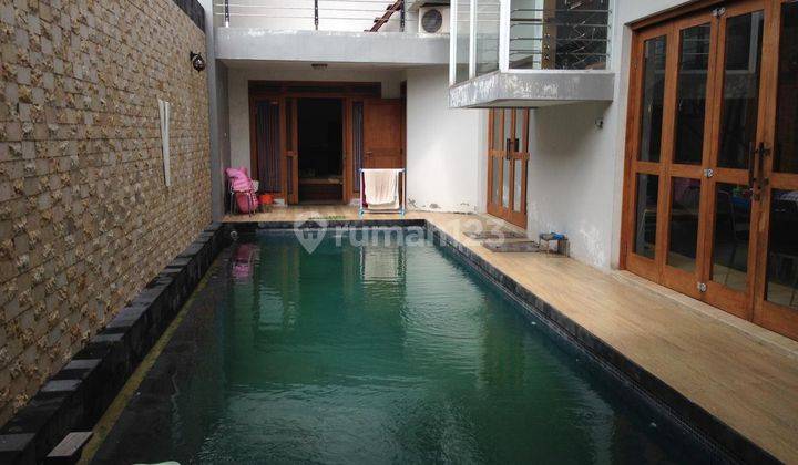 Rumah Full Furnished Ada Kolam Renang Belakang Transmart 1