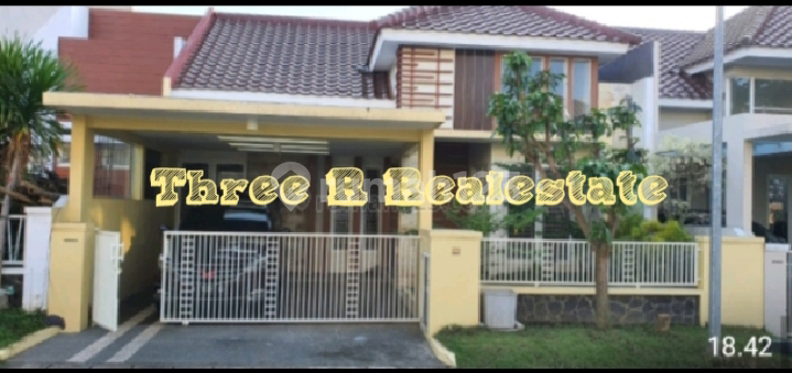 Rumah luas tanah 200m2 hadap Selatan